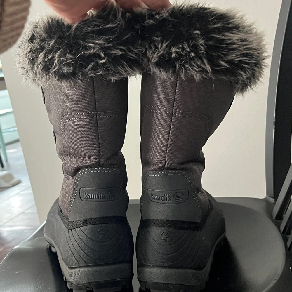 Like New Kamik Momentum Waterproof Gray, Black Winter Snow Boots, Faux Fur Sz 7